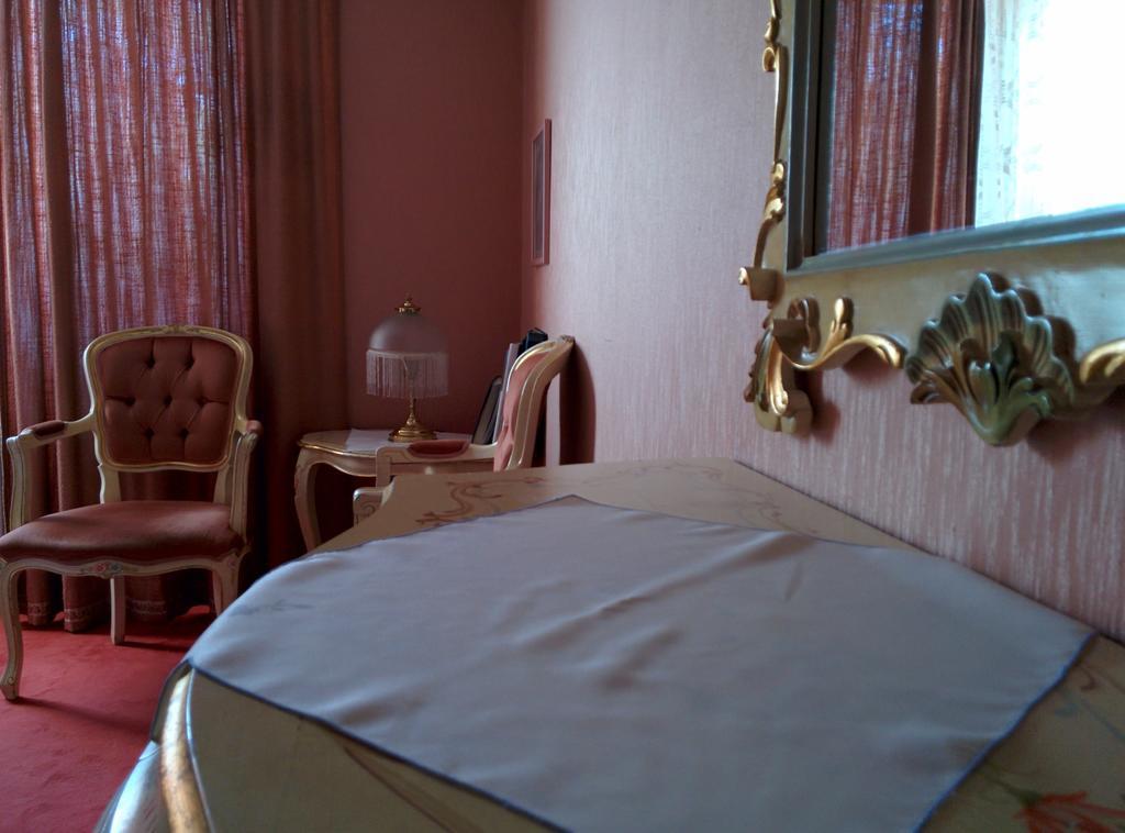 Hotel Croix D'Or Et Poste - Historisches Hotel Münster Cameră foto